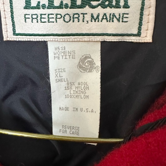 Vintage LL BEAN Women’s Red Black Plaid Wool Coat size Petite XL - Picture 6 of 7